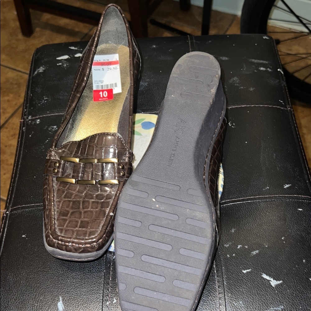Anne Klein Croc-Embossed Brown Loafers - Picture 4 of 4